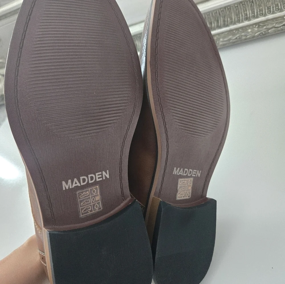 Madden Men's Alk Oxford Dress Shoes. Cognac. Size 8.5. New.Men's Madden Perfora